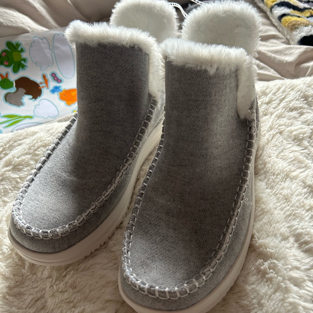 Hey dude Gray Ankle Boots